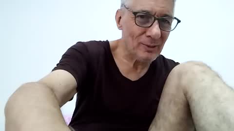 Snapshot of cucaio18 chatting on June 12, 1:48 am BIG UNCUT HARD COCK online show from June 12, 1:48 am