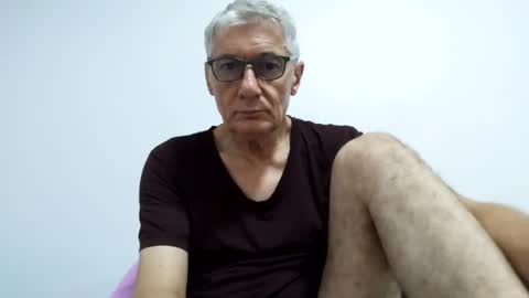 Snapshot of cucaio18 chatting on June 15, 12:13 am BIG UNCUT HARD COCK online show from June 15, 12:13 am