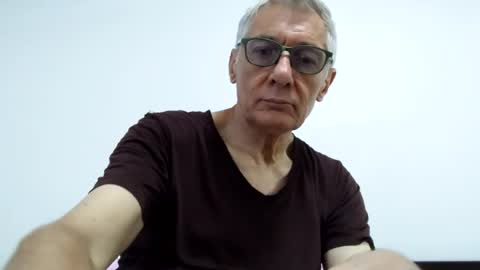 Snapshot of cucaio18 chatting on June 24, 12:42 am BIG UNCUT HARD COCK online show from June 24, 12:42 am