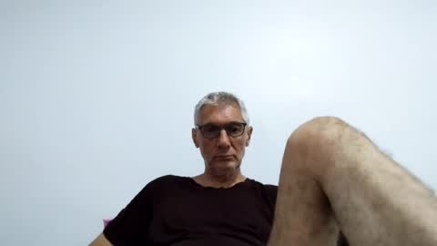 Snapshot of cucaio18 chatting on July 8, 12:15 am BIG UNCUT HARD COCK online show from July 8, 12:15 am