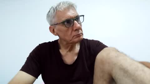 Snapshot of cucaio18 chatting on July 23, 12:24 am BIG UNCUT HARD COCK online show from July 23, 12:24 am