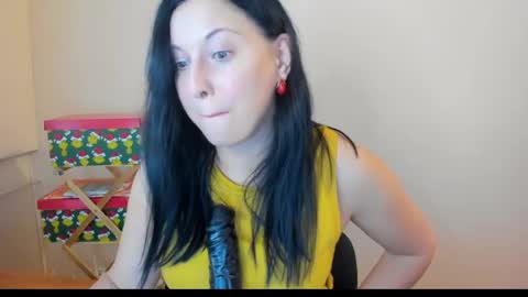 Snapshot of cuckqueenxxl chatting on July 11, 2:53 pm HELEN online show from July 11, 2:53 pm