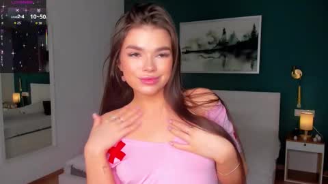 Snapshot of cuddles_jane chatting on November 9, 7:28 am Silvia online show from November 9, 7:28 am