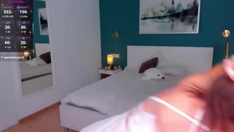 Snapshot of cuddles_jane chatting on November 27, 7:43 am Silvia online show from November 27, 7:43 am