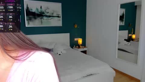 Snapshot of cuddles_jane chatting on November 29, 7:44 am Silvia online show from November 29, 7:44 am