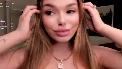 Silvia online show from August 2, 9:52 am