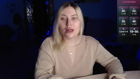 Snapshot of cuddlieschris chatting on December 4, 11:46 pm Chris online show from December 4, 11:46 pm