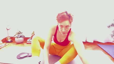 Snapshot of cuddlingbunnny chatting on December 9, 5:41 pm Leonela online show from December 9, 5:41 pm