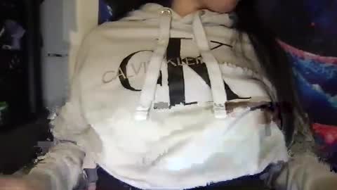 Angela online show from December 1, 8:20 pm