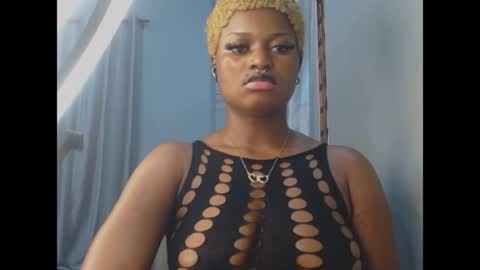 Snapshot of cum_ebony_petitxx chatting on June 24, 6:45 am cath online show from June 24, 6:45 am