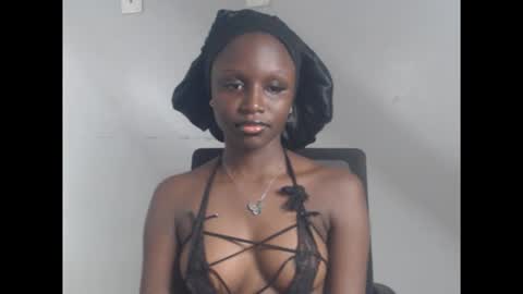 Snapshot of cum_ebony_xsecret chatting on December 4, 2:37 pm sophie online show from December 4, 2:37 pm