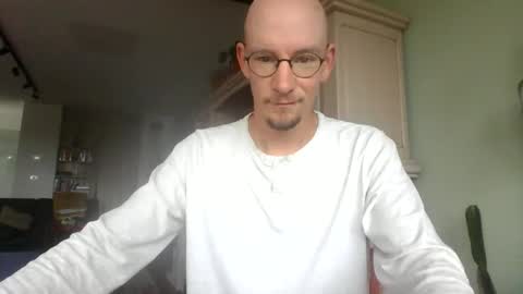 cum_swallow_bi online show from May 14, 8:43 am