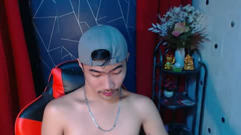 Snapshot of cumhavefun25 chatting on February 26, 6:21 pm ask me online show from February 26, 6:21 pm