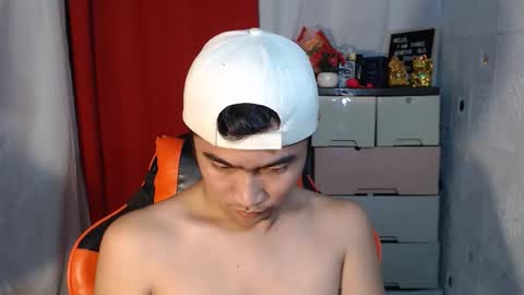 Snapshot of cumhavefun25 chatting on October 11, 2:33 am ask me online show from October 11, 2:33 am