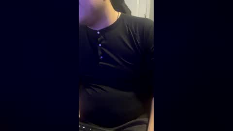 Snapshot of cummer23245 chatting on January 14, 1:17 pm cummer23245 online show from January 14, 1:17 pm