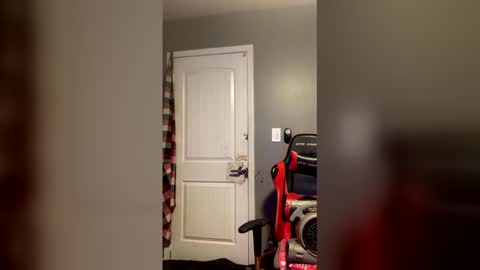 Snapshot of cummer23245 chatting on February 22, 9:41 am cummer23245 online show from February 22, 9:41 am