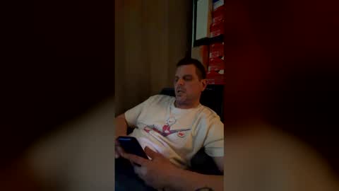 Snapshot of cummsalot425 chatting on April 15, 12:01 pm cummsalot425 online show from April 15, 12:01 pm