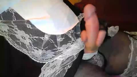 Snapshot of cumprincessscum chatting on December 12, 7:26 pm Cumprincess online show from December 12, 7:26 pm