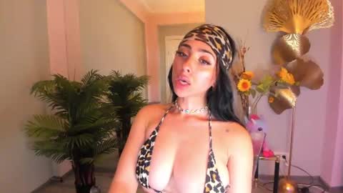 Snapshot of cupcake_izzy chatting on July 2, 3:23 am cupcake_izzy online show from July 2, 3:23 am