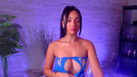 Snapshot of cupcake_izzy chatting on July 28, 7:39 pm cupcake_izzy online show from July 28, 7:39 pm