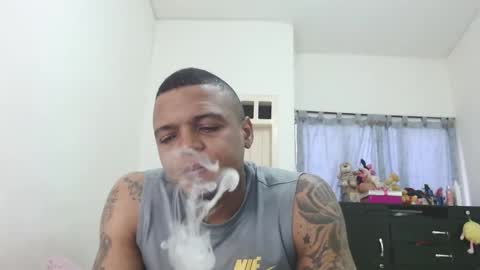 Snapshot of cuplex_hotlatina94 chatting on December 10, 11:22 am dominic and julieta... independent models online show from December 10, 11:22 am