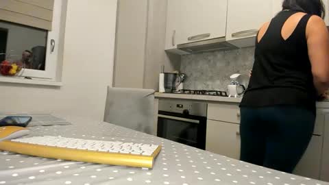 Snapshot of cuplu29 chatting on October 13, 10:32 pm maria alex online show from October 13, 10:32 pm