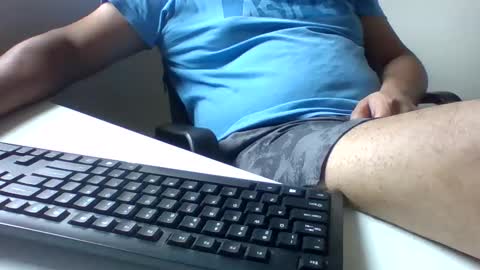 Snapshot of curious_aussie11 chatting on February 14, 12:09 am Carl online show from February 14, 12:09 am