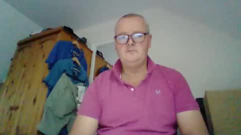 Snapshot of curiousax77 chatting on October 20, 8:37 am curiousax77 online show from October 20, 8:37 am