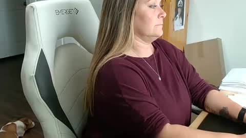 Snapshot of curiouscouple3143 chatting on January 30, 7:04 pm curious couple online show from January 30, 7:04 pm