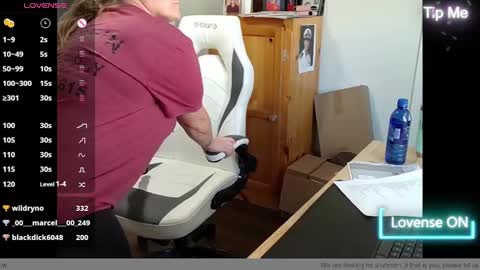 Snapshot of curiouscouple3143 chatting on February 17, 8:15 pm curious couple online show from February 17, 8:15 pm