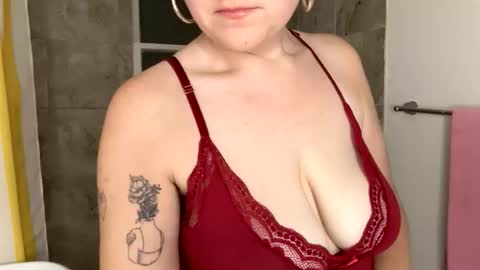 curliegirlee online show from February 20, 6:19 am