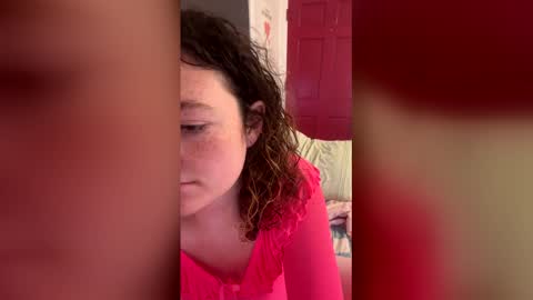 curliegirlee online show from May 6, 12:19 am