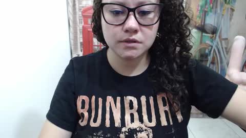 Snapshot of curly_greeneyed chatting on November 10, 7:57 pm Vannesa online show from November 10, 7:57 pm