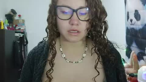 Snapshot of curly_greeneyed chatting on July 2, 1:38 am Vannesa online show from July 2, 1:38 am