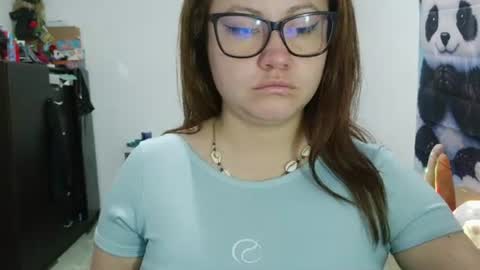 Snapshot of curly_greeneyed chatting on July 30, 12:20 am Vannesa online show from July 30, 12:20 am