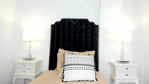 curly luna  online show from March 10, 7:41 pm