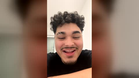 curlythiago online show from March 9, 12:36 am