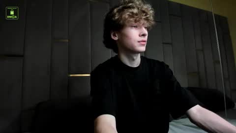 Snapshot of curlytwinkboy chatting on September 18, 8:55 pm KEVIN online show from September 18, 8:55 pm