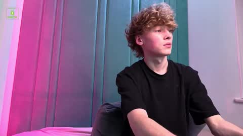 Snapshot of curlytwinkboy chatting on September 19, 8:42 pm KEVIN online show from September 19, 8:42 pm