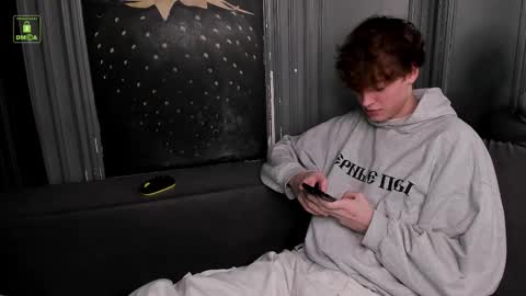 Snapshot of curlytwinkboy chatting on March 4, 8:26 pm KEVIN online show from March 4, 8:26 pm