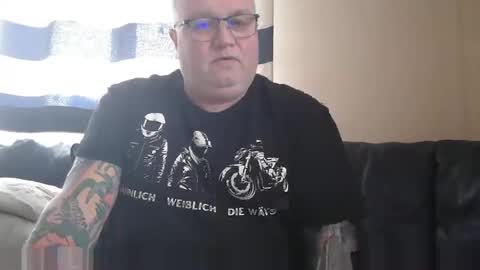 Snapshot of curtus14 chatting on February 23, 8:39 am curtus14 online show from February 23, 8:39 am