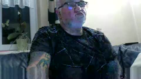 curtus14 online show from May 6, 8:36 pm