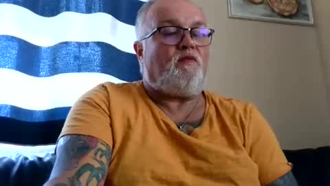 curtus14 online show from July 25, 1:41 pm