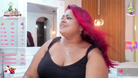 Snapshot of curvy_beauty_ chatting on December 11, 5:37 pm Hanna online show from December 11, 5:37 pm