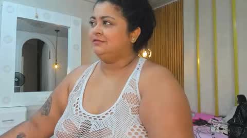Snapshot of curvy_beauty_ chatting on October 26, 10:43 am Hanna online show from October 26, 10:43 am