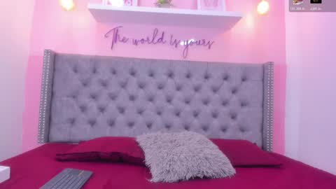 curvy_bigass18 online show from February 26, 9:03 pm