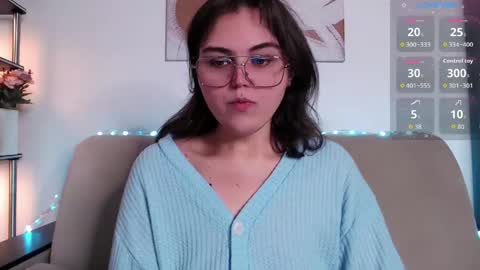 Snapshot of curvy_janie chatting on April 11, 7:45 am Jane online show from April 11, 7:45 am