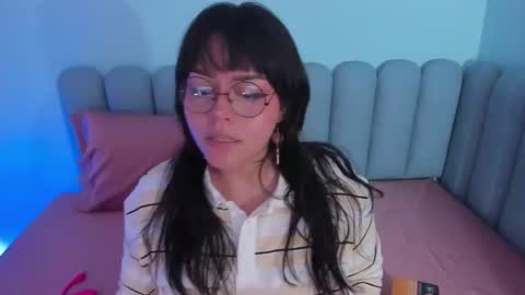 Snapshot of curvy_rousi chatting on December 14, 11:37 am Rosie online show from December 14, 11:37 am