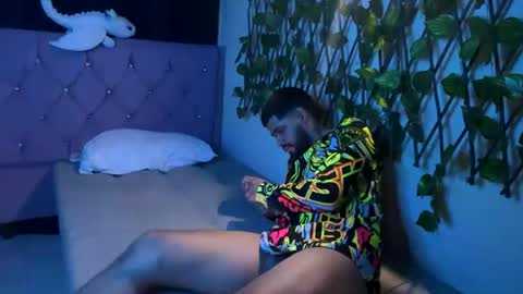 curvyandking online show from August 5, 4:37 am