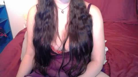 Snapshot of curvygamerceline chatting on September 24, 7:06 pm Celine Fawe online show from September 24, 7:06 pm